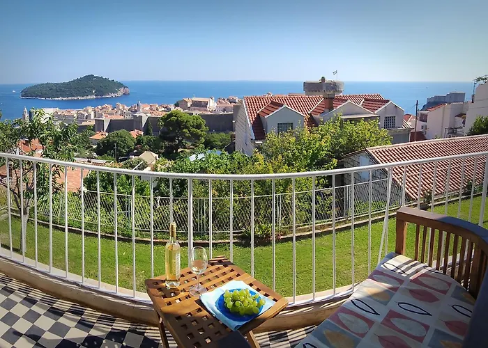 Sea And Old City View Apartment