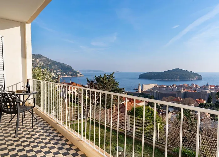 Sea And Old City View Apartment