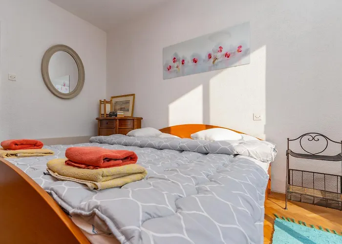 Sea And Old City View Apartment