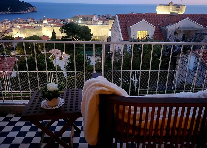 Sea And Old City View Apartment