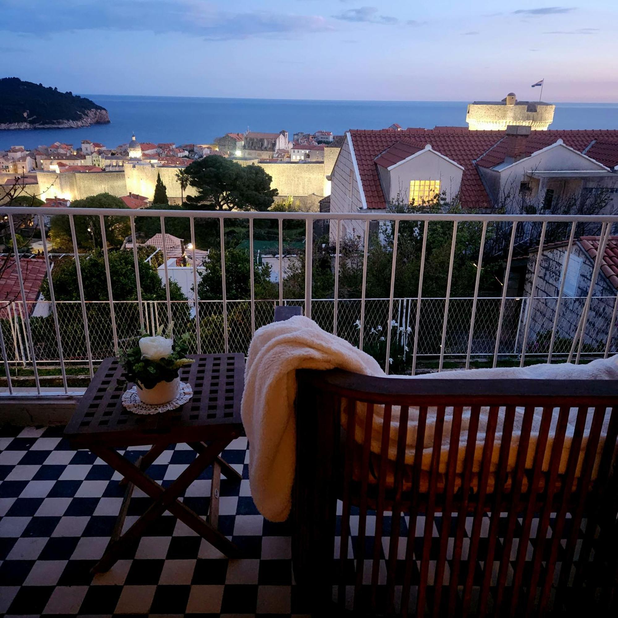 Apartment Sea And Old View *